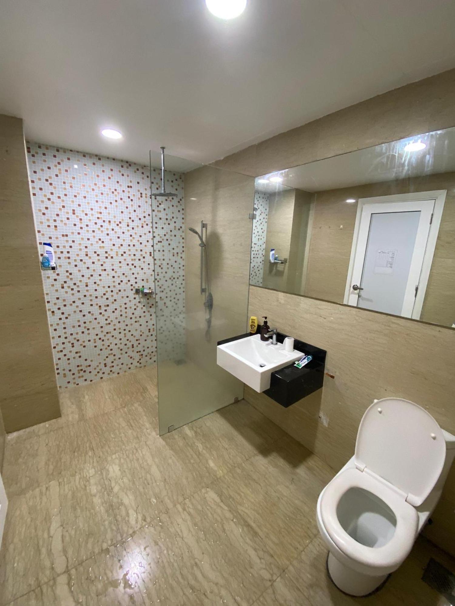 Regalia Bestfriend Hostel Куала Лумпур Екстериор снимка