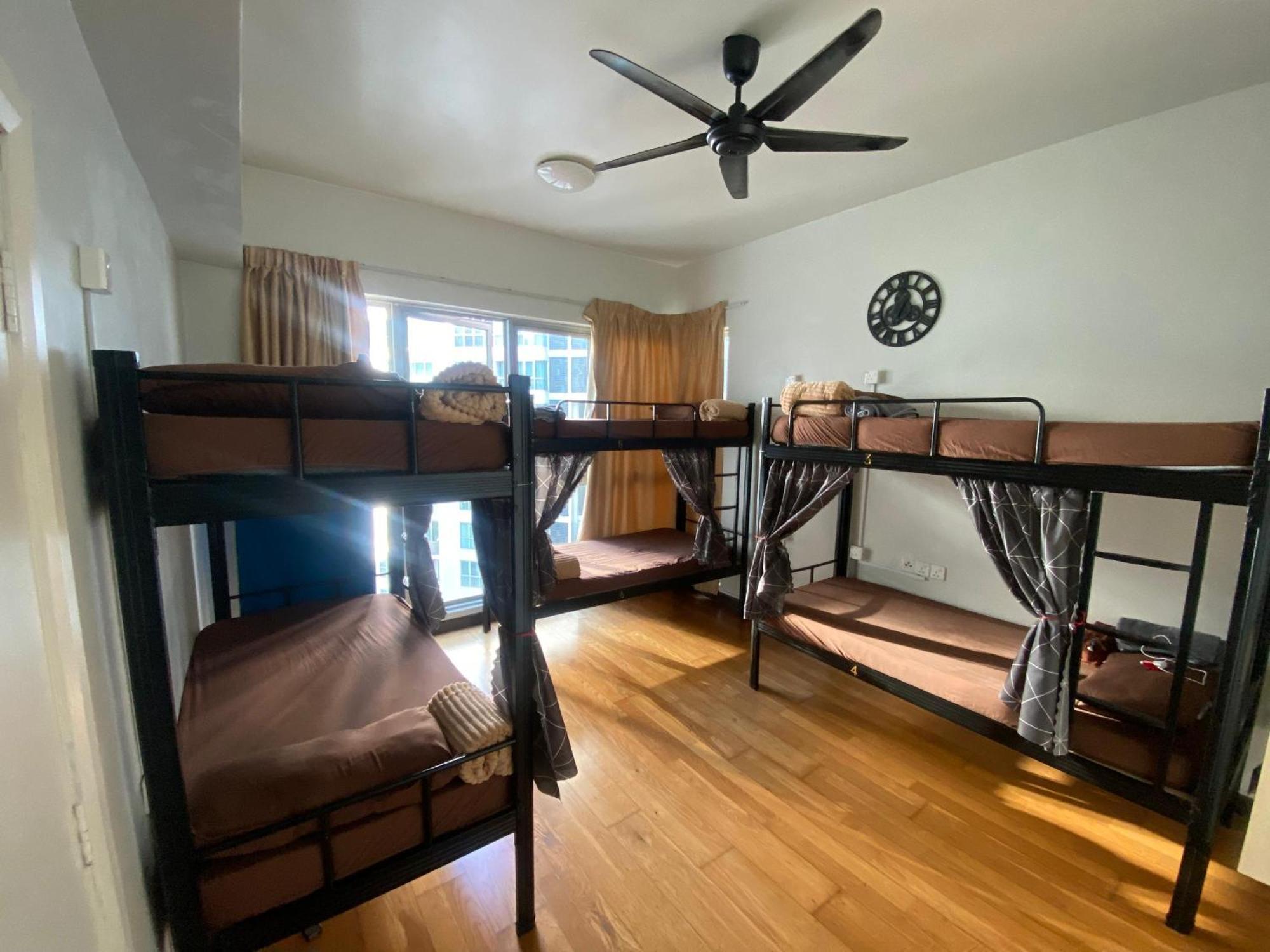 Regalia Bestfriend Hostel Куала Лумпур Екстериор снимка