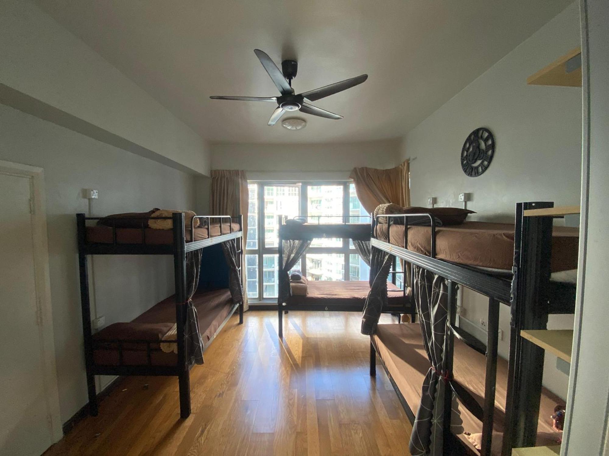 Regalia Bestfriend Hostel Куала Лумпур Екстериор снимка