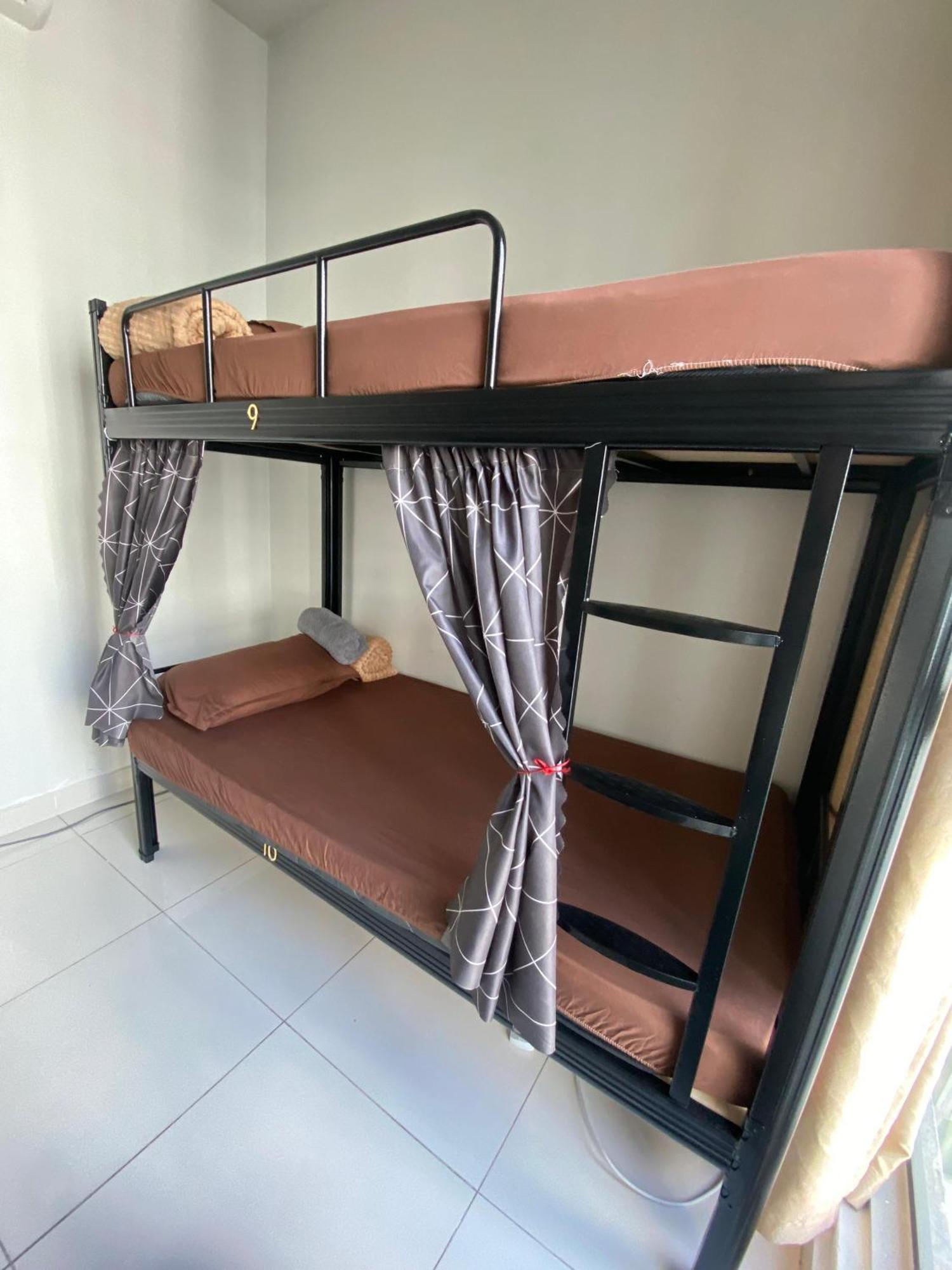 Regalia Bestfriend Hostel Куала Лумпур Екстериор снимка