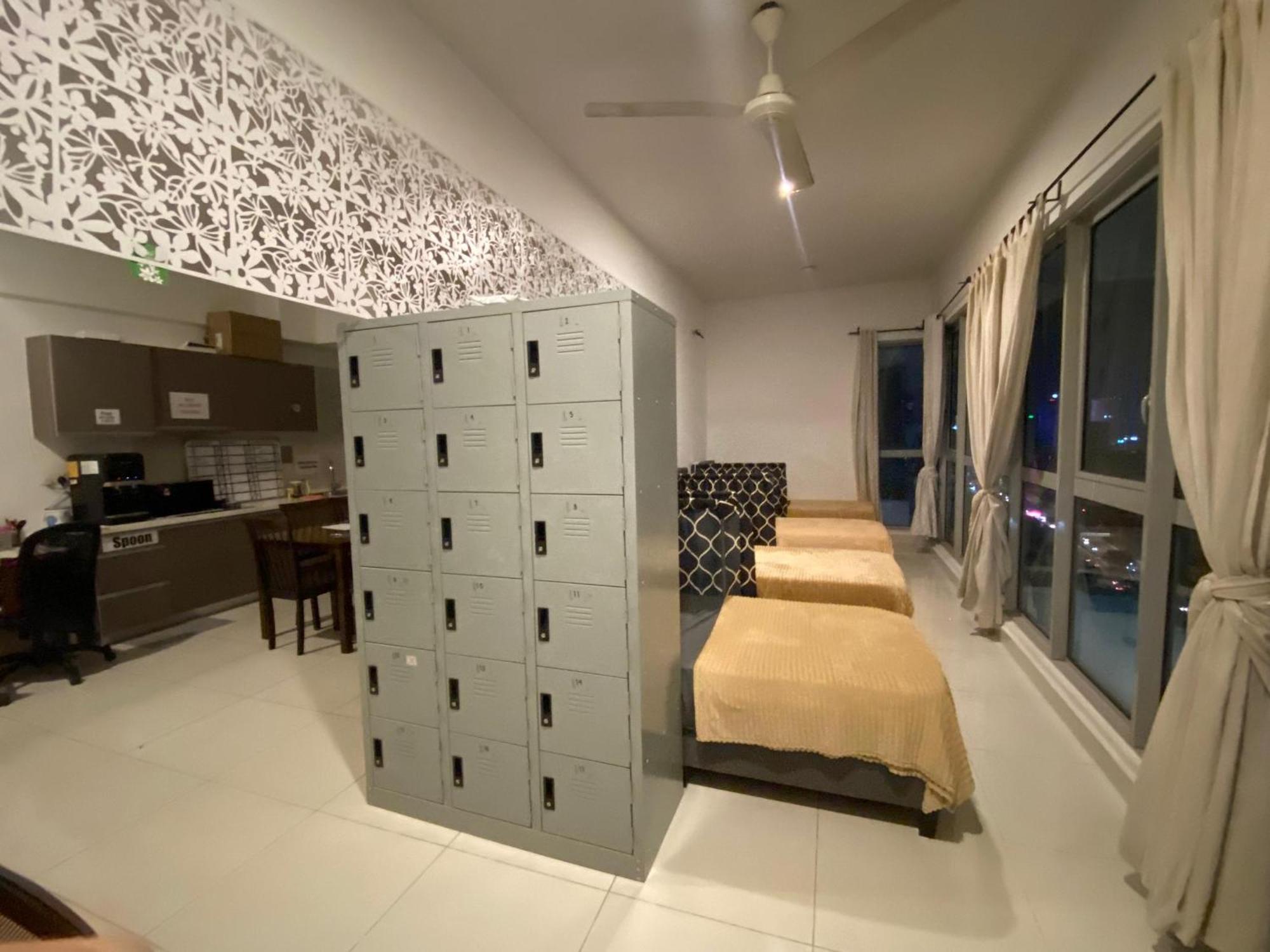 Regalia Bestfriend Hostel Куала Лумпур Екстериор снимка