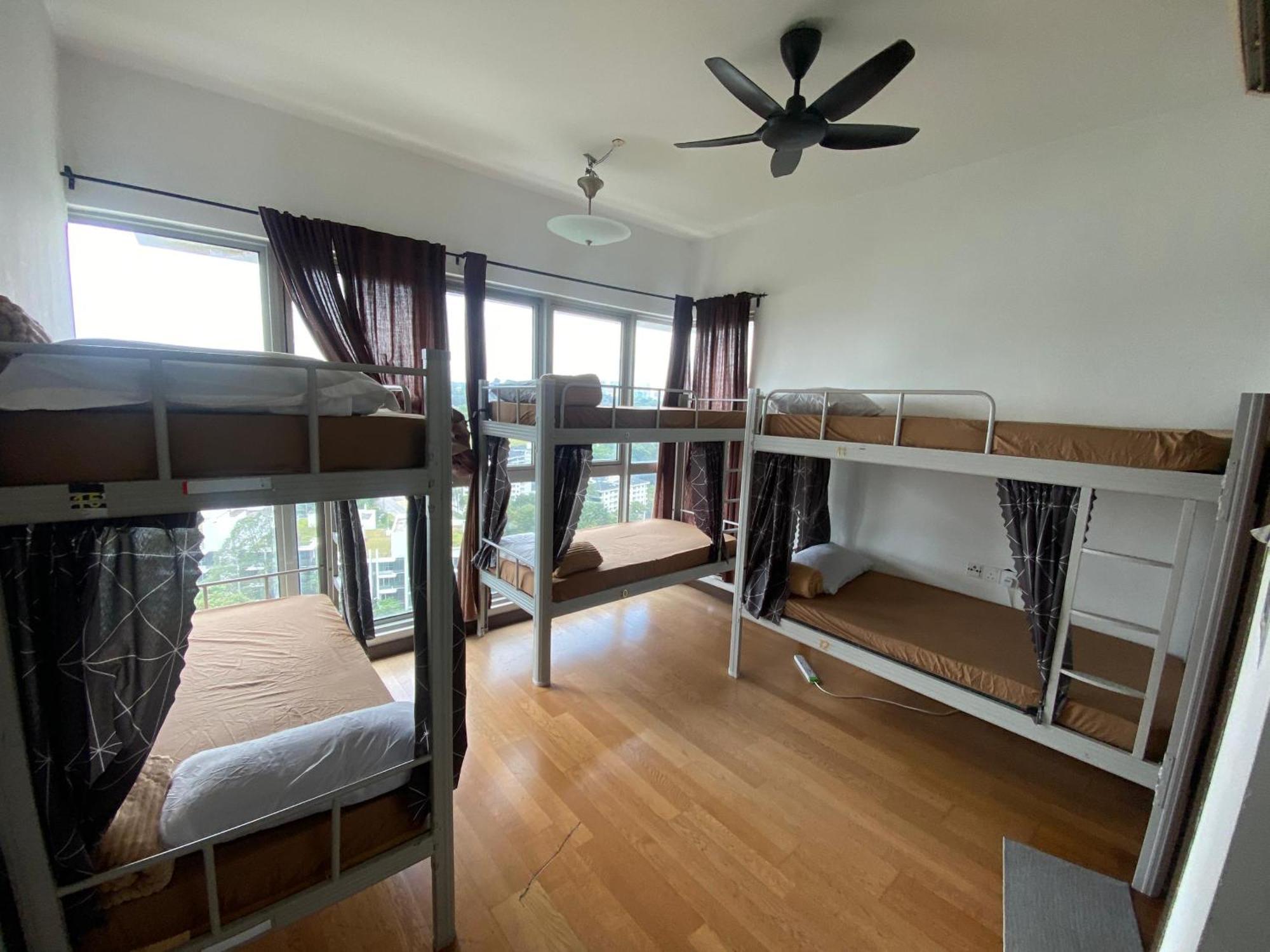 Regalia Bestfriend Hostel Куала Лумпур Екстериор снимка